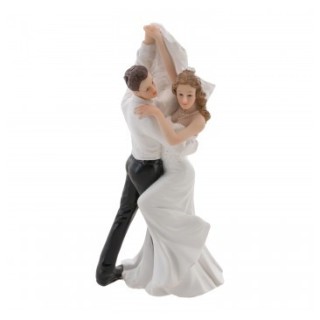 Couple maries dansant