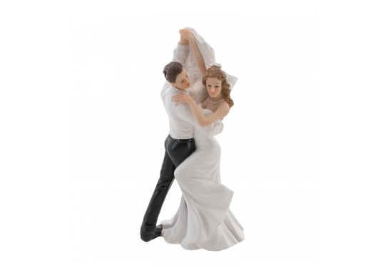 Couple maries dansant