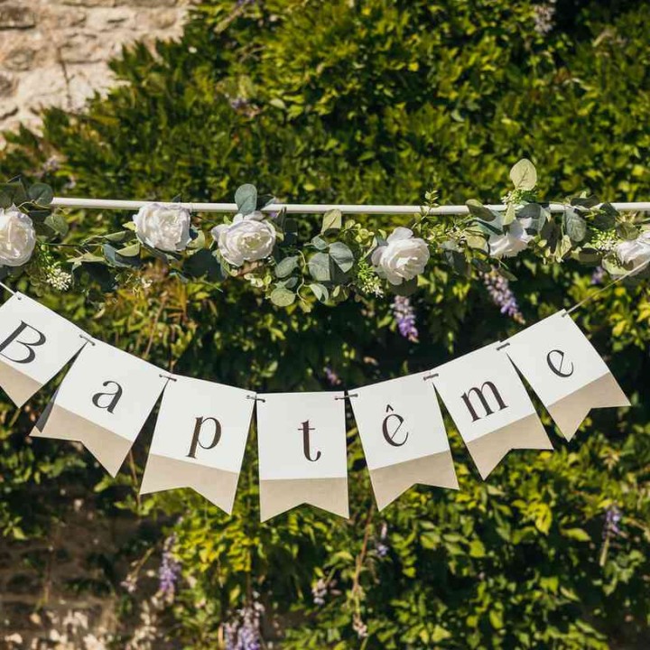 Guirlande Baptême Verte avec Nœuds 2,6 m - Décoration Baptême