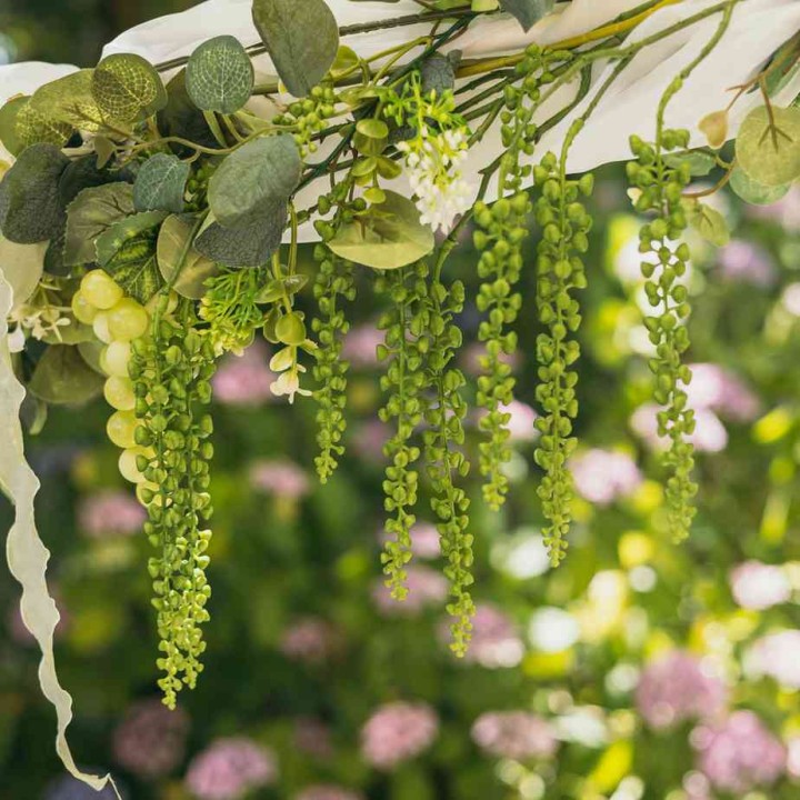 Branche Grappes Vertes Tombantes 98 cm – Décoration Florale