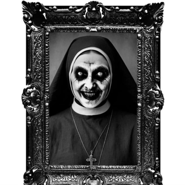 Autocollant nonne terrifiante 58 x 45 cm - Décoration Halloween